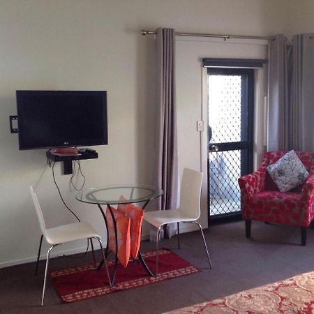Lakeside City Apartments - Penthouse And Studio Rotorua Bagian luar foto