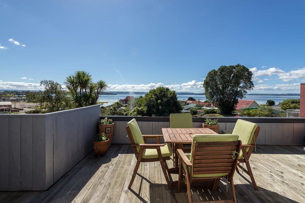 Lakeside City Apartments - Penthouse And Studio Rotorua Bagian luar foto
