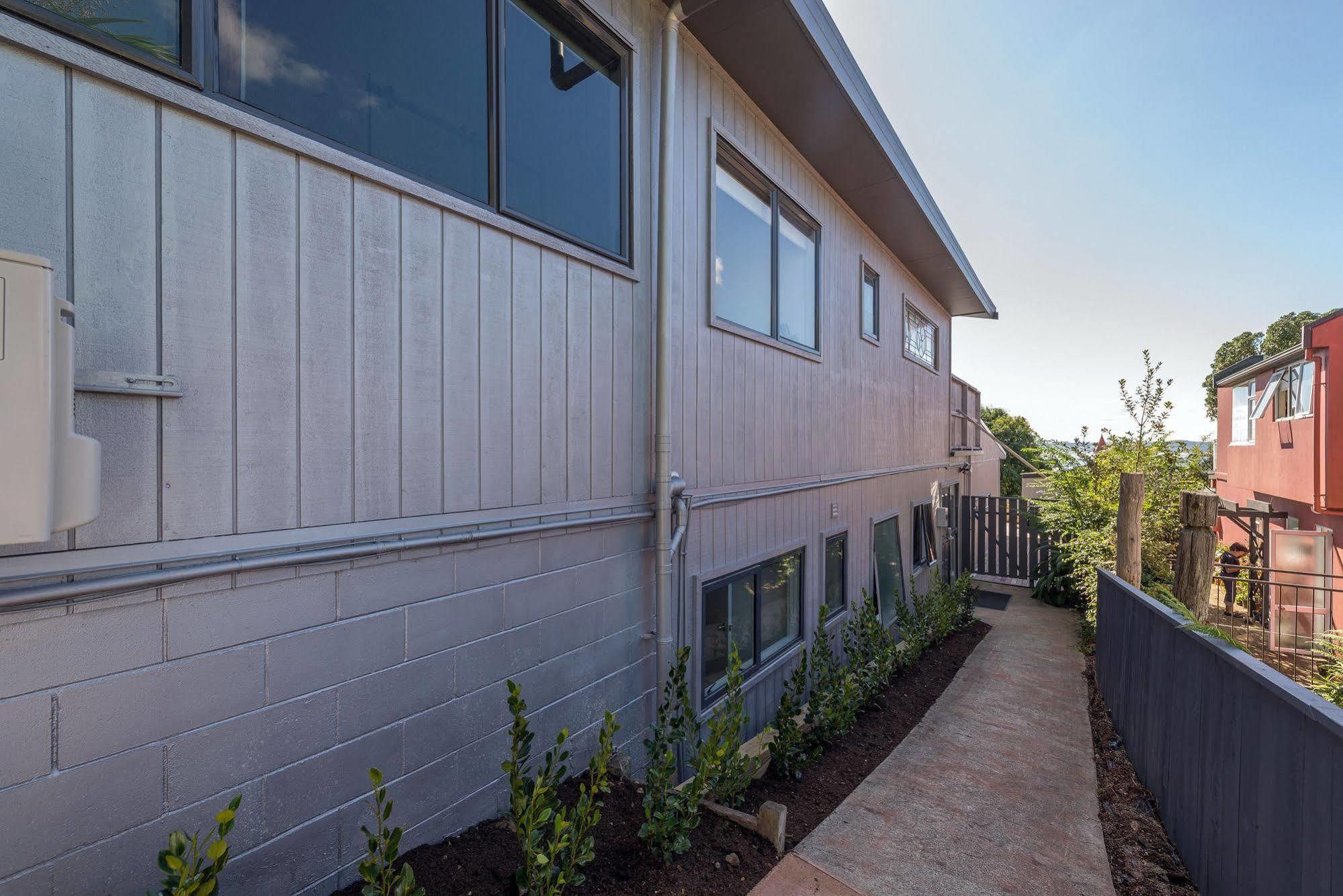 Lakeside City Apartments - Penthouse And Studio Rotorua Bagian luar foto