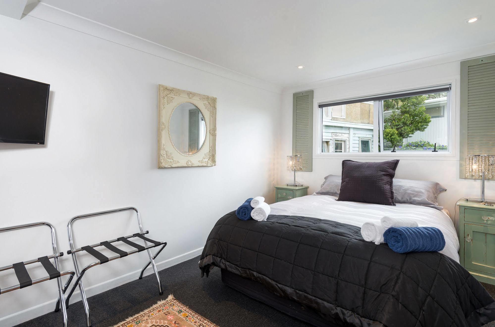 Lakeside City Apartments - Penthouse And Studio Rotorua Bagian luar foto
