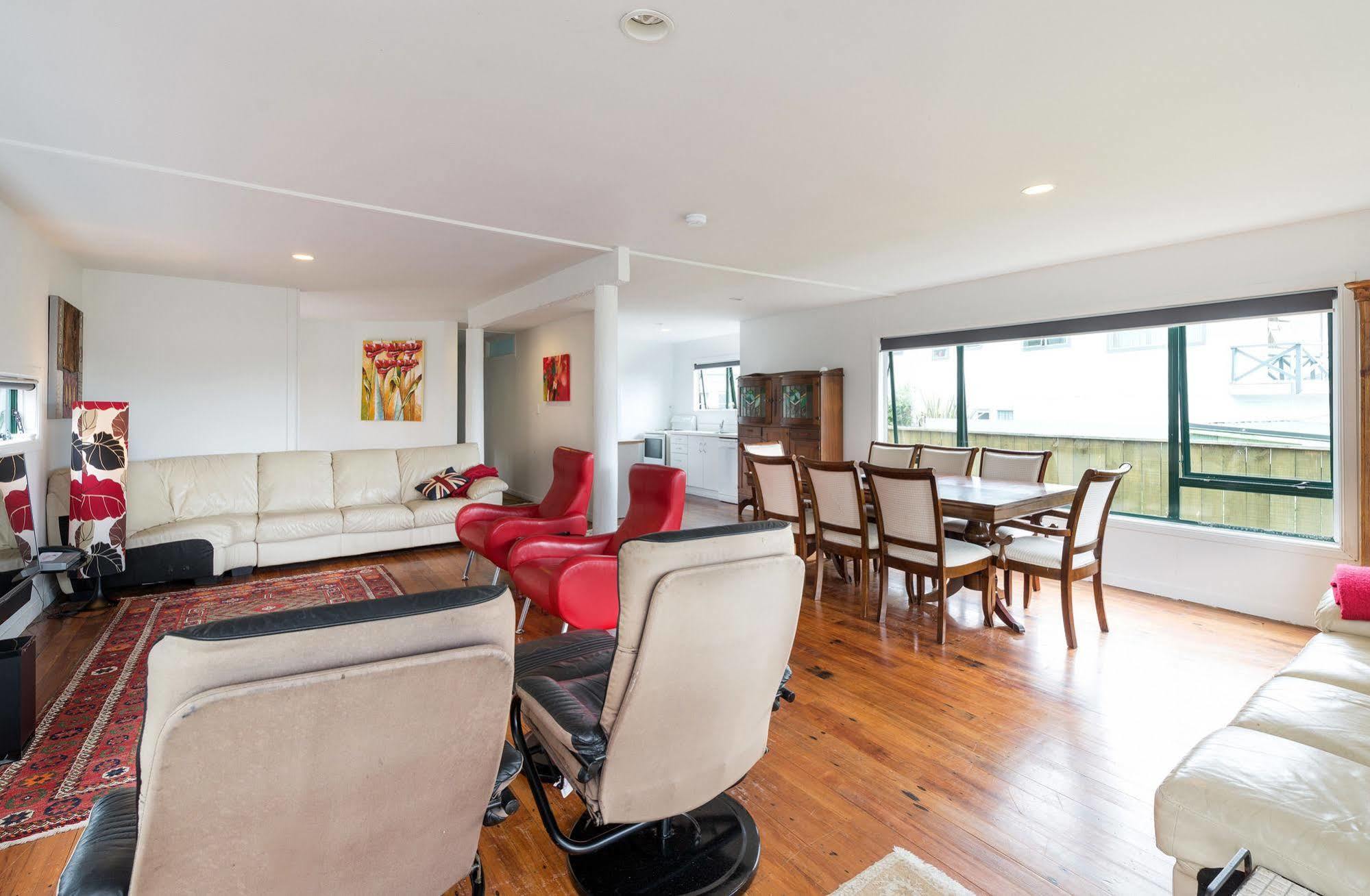 Lakeside City Apartments - Penthouse And Studio Rotorua Bagian luar foto