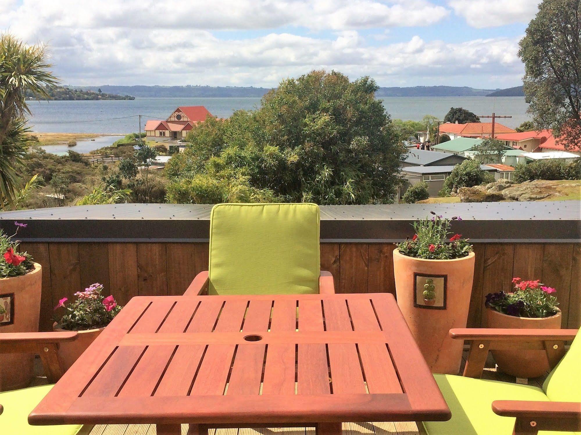 Lakeside City Apartments - Penthouse And Studio Rotorua Bagian luar foto
