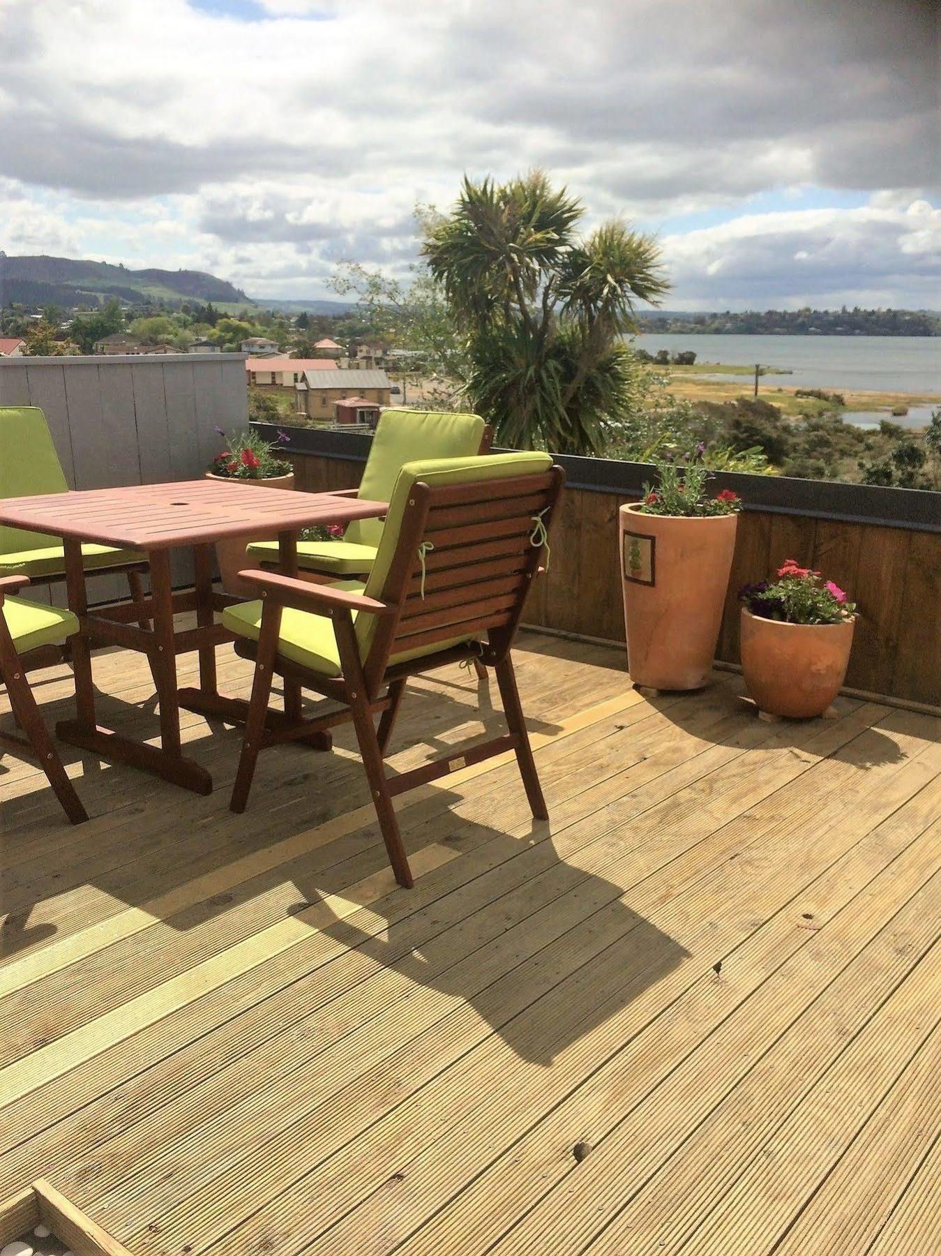 Lakeside City Apartments - Penthouse And Studio Rotorua Bagian luar foto
