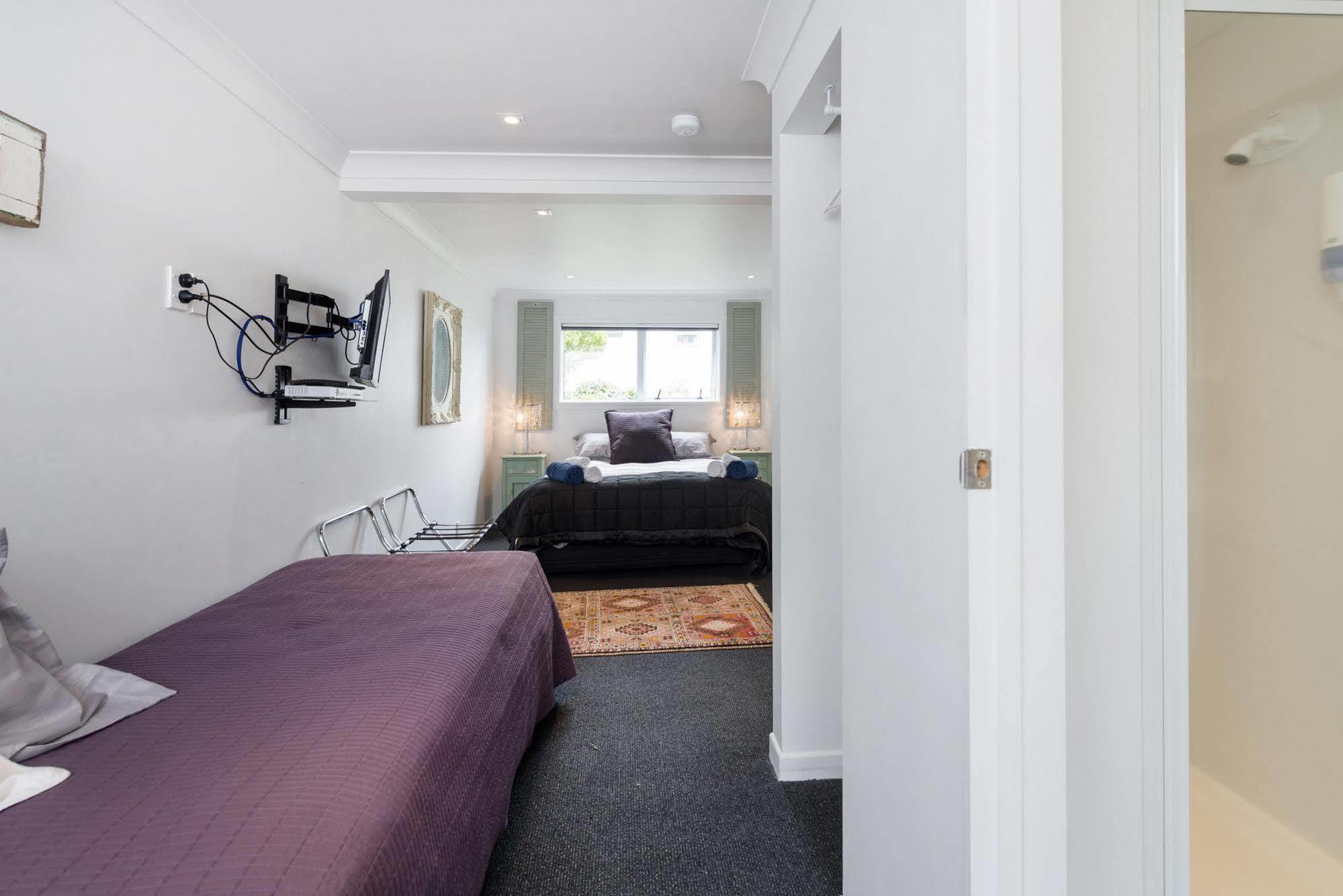 Lakeside City Apartments - Penthouse And Studio Rotorua Bagian luar foto