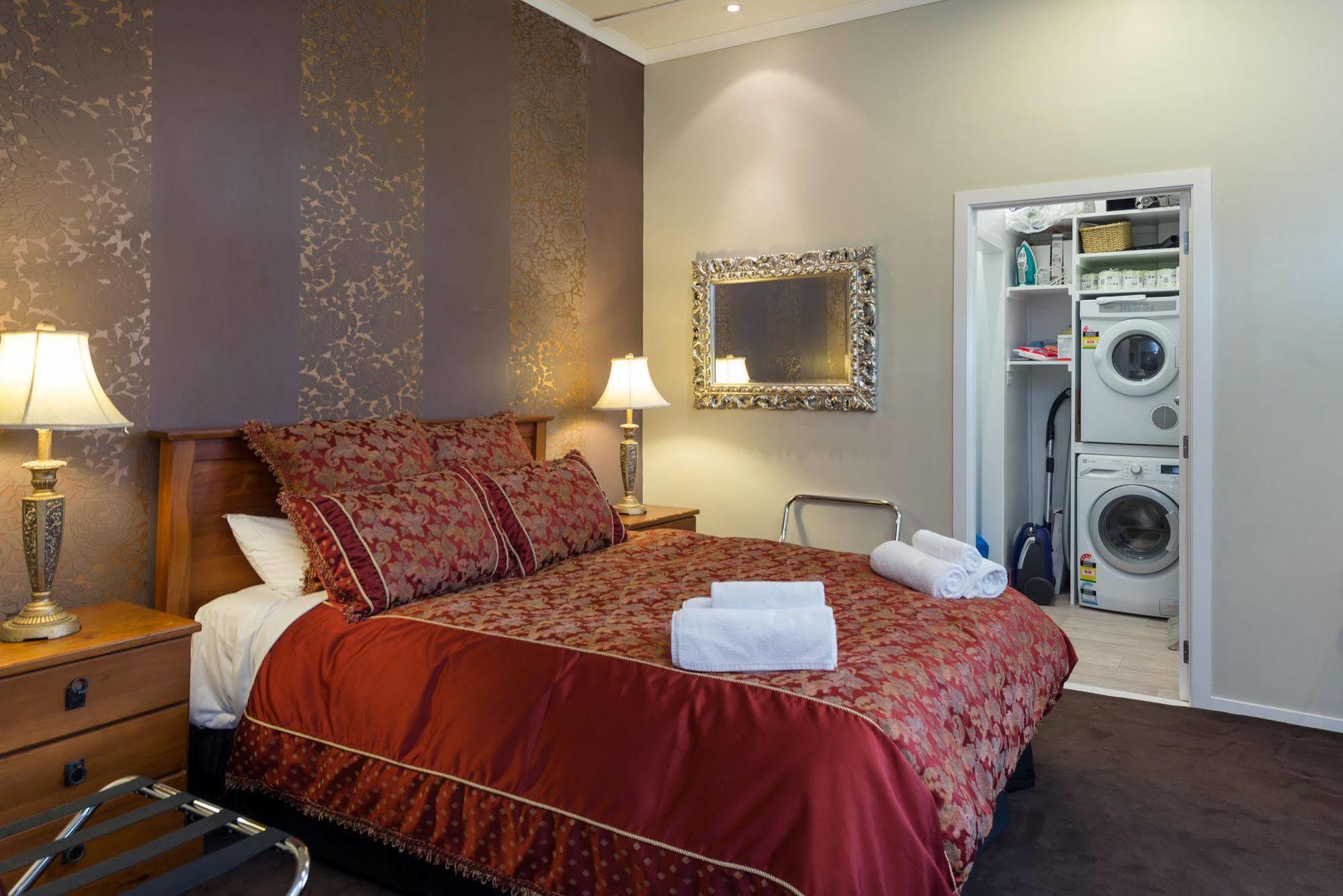 Lakeside City Apartments - Penthouse And Studio Rotorua Bagian luar foto
