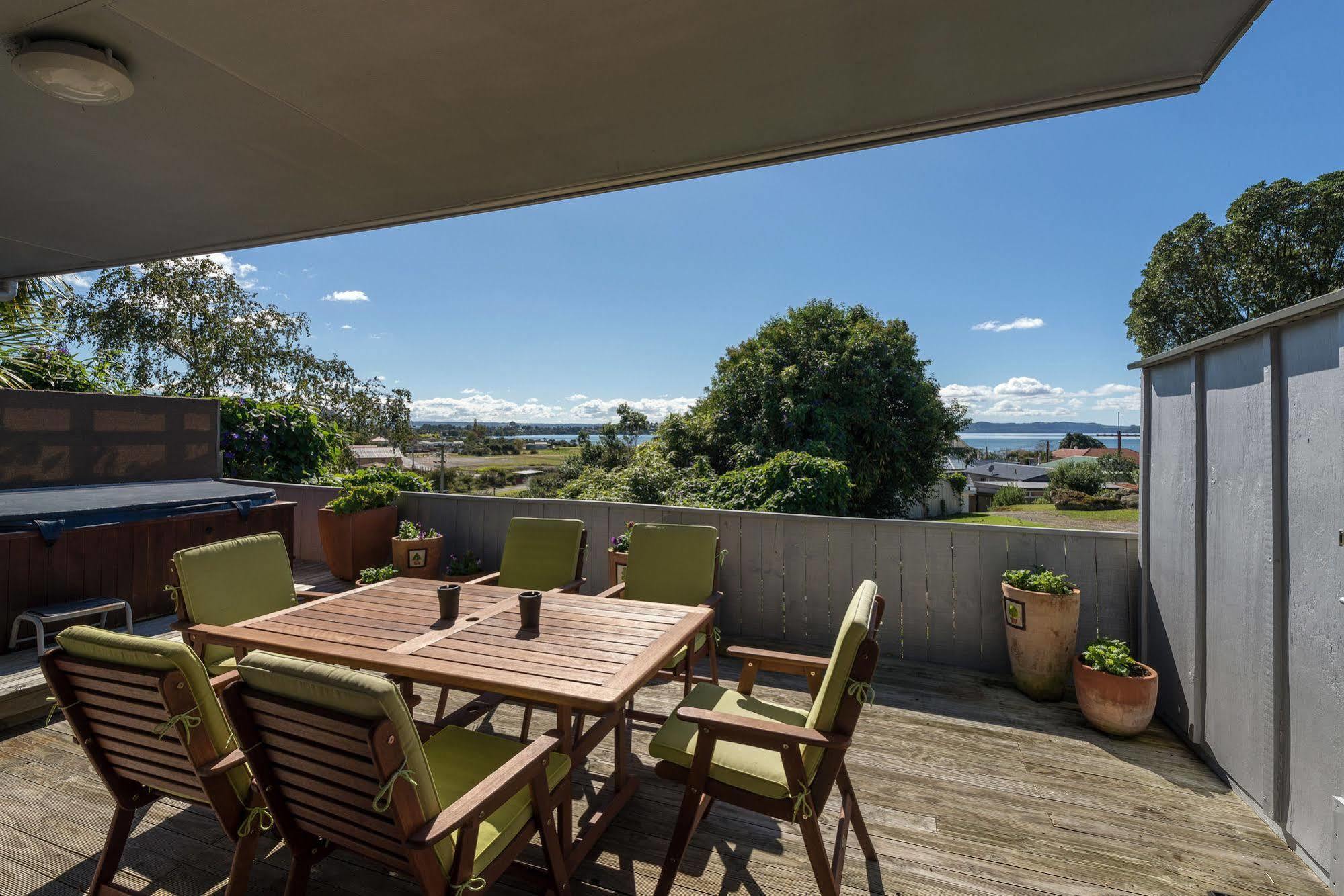 Lakeside City Apartments - Penthouse And Studio Rotorua Bagian luar foto