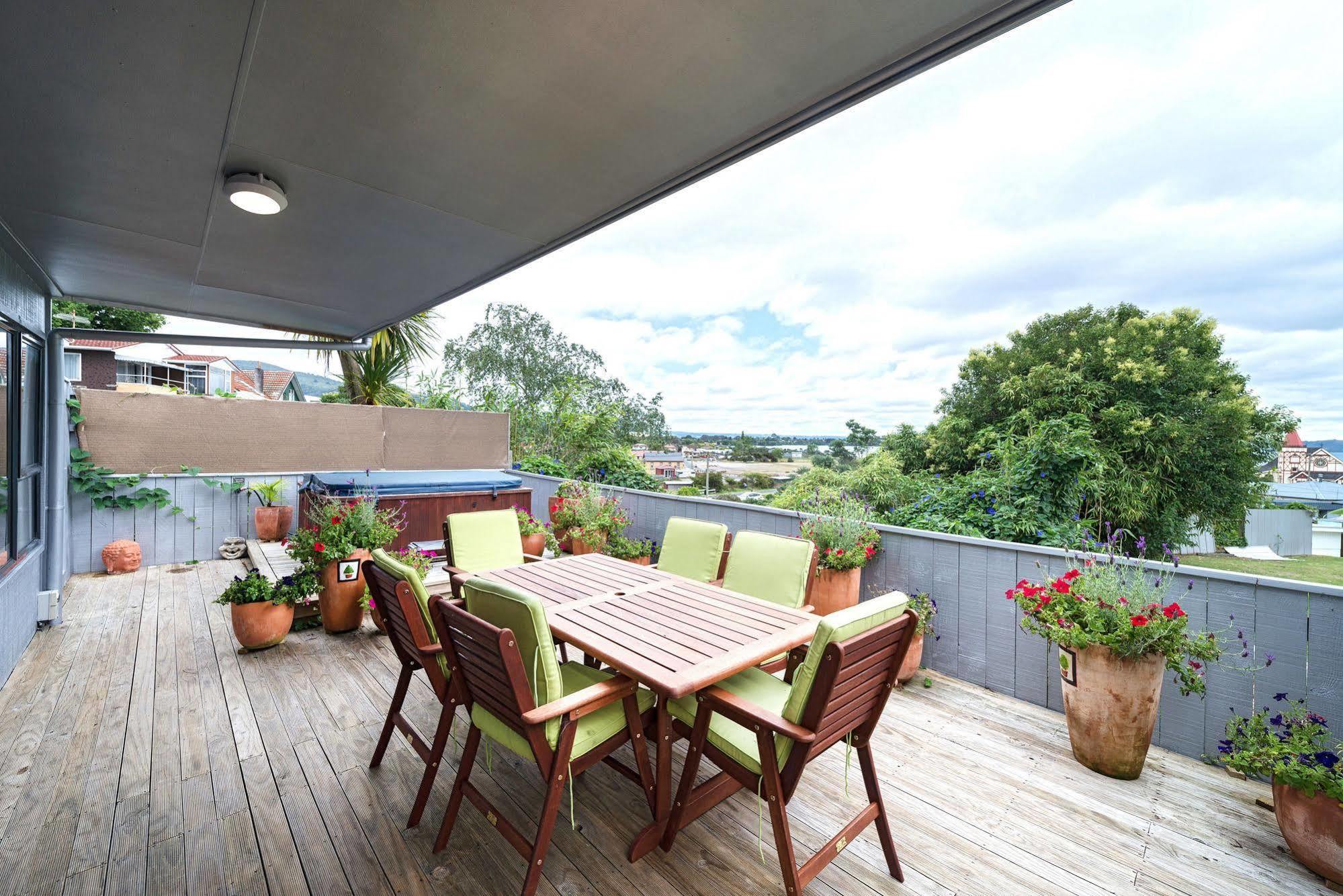 Lakeside City Apartments - Penthouse And Studio Rotorua Bagian luar foto