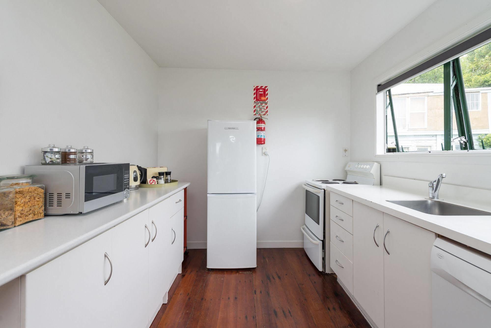 Lakeside City Apartments - Penthouse And Studio Rotorua Bagian luar foto