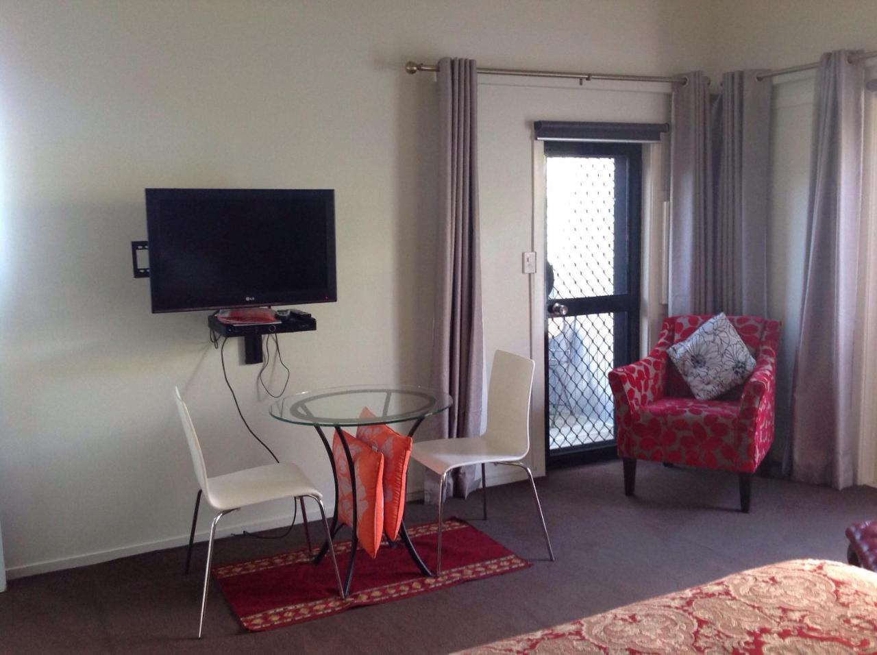 Lakeside City Apartments - Penthouse And Studio Rotorua Bagian luar foto