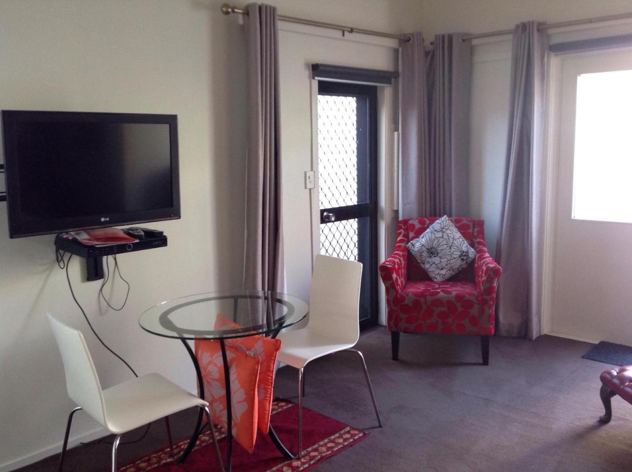 Lakeside City Apartments - Penthouse And Studio Rotorua Bagian luar foto