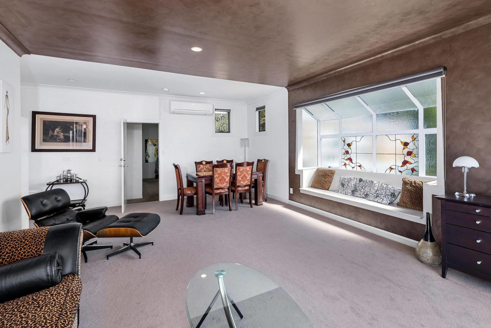 Lakeside City Apartments - Penthouse And Studio Rotorua Bagian luar foto