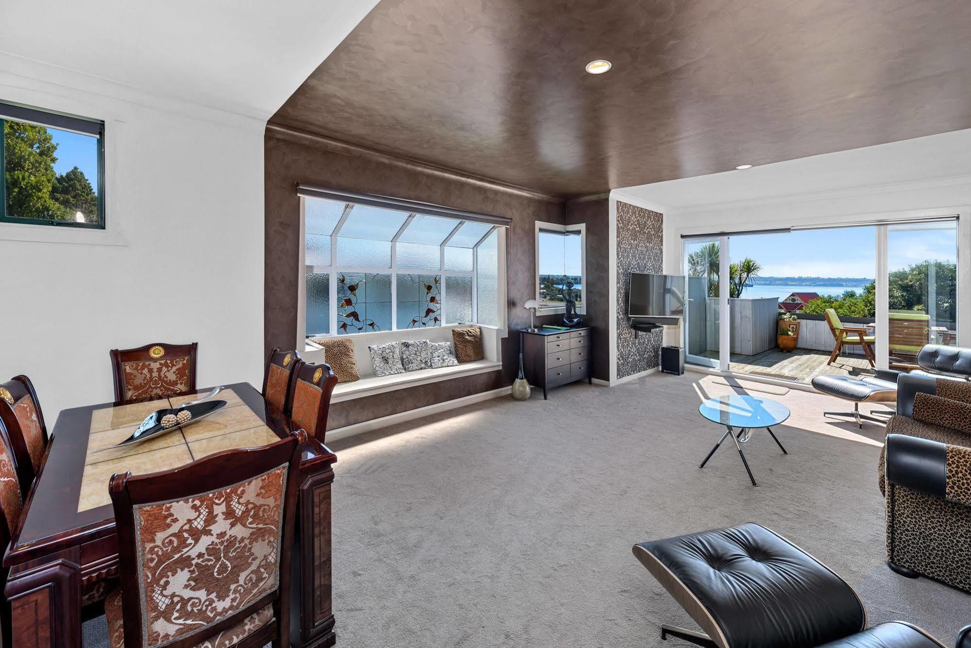Lakeside City Apartments - Penthouse And Studio Rotorua Bagian luar foto