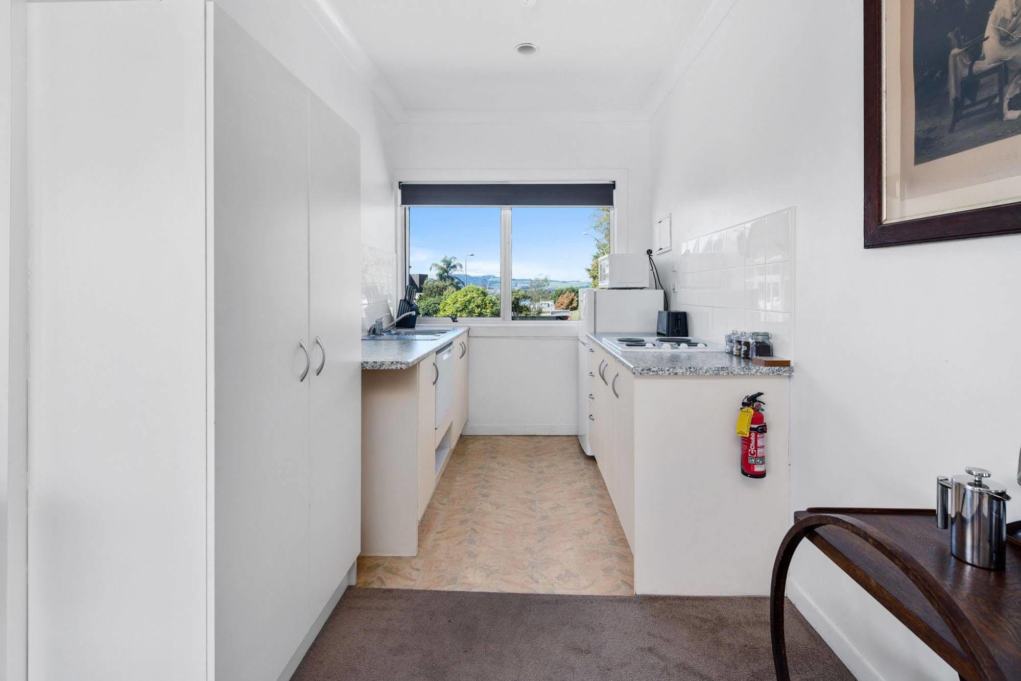 Lakeside City Apartments - Penthouse And Studio Rotorua Bagian luar foto